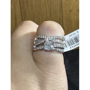 Size‎ 8 NEW Cubic Zirconia Intertwined Band /Cushion Prong Center Ring in silver